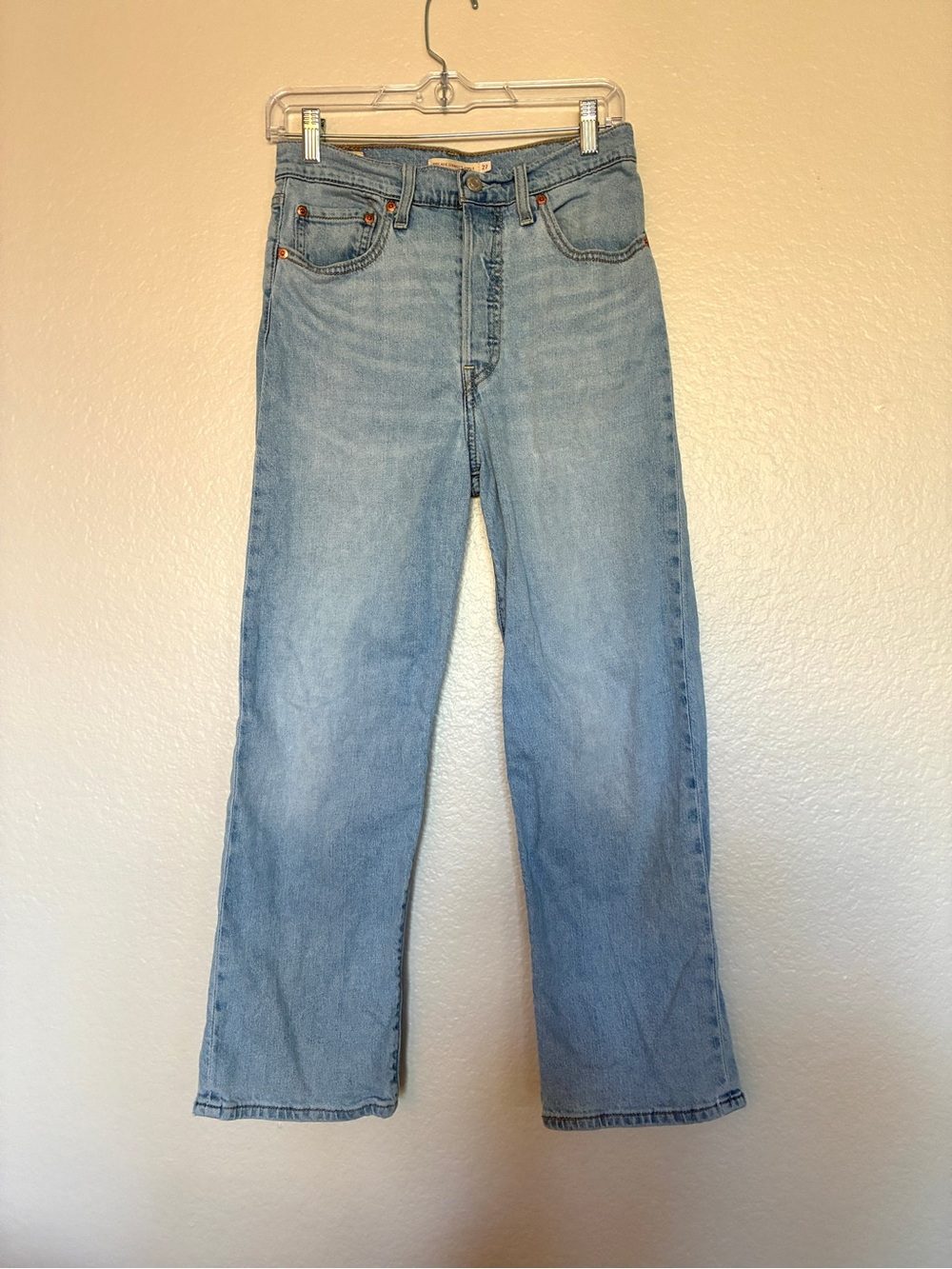 Levi's Women's Straight Leg Jeans in Light Blue Wash